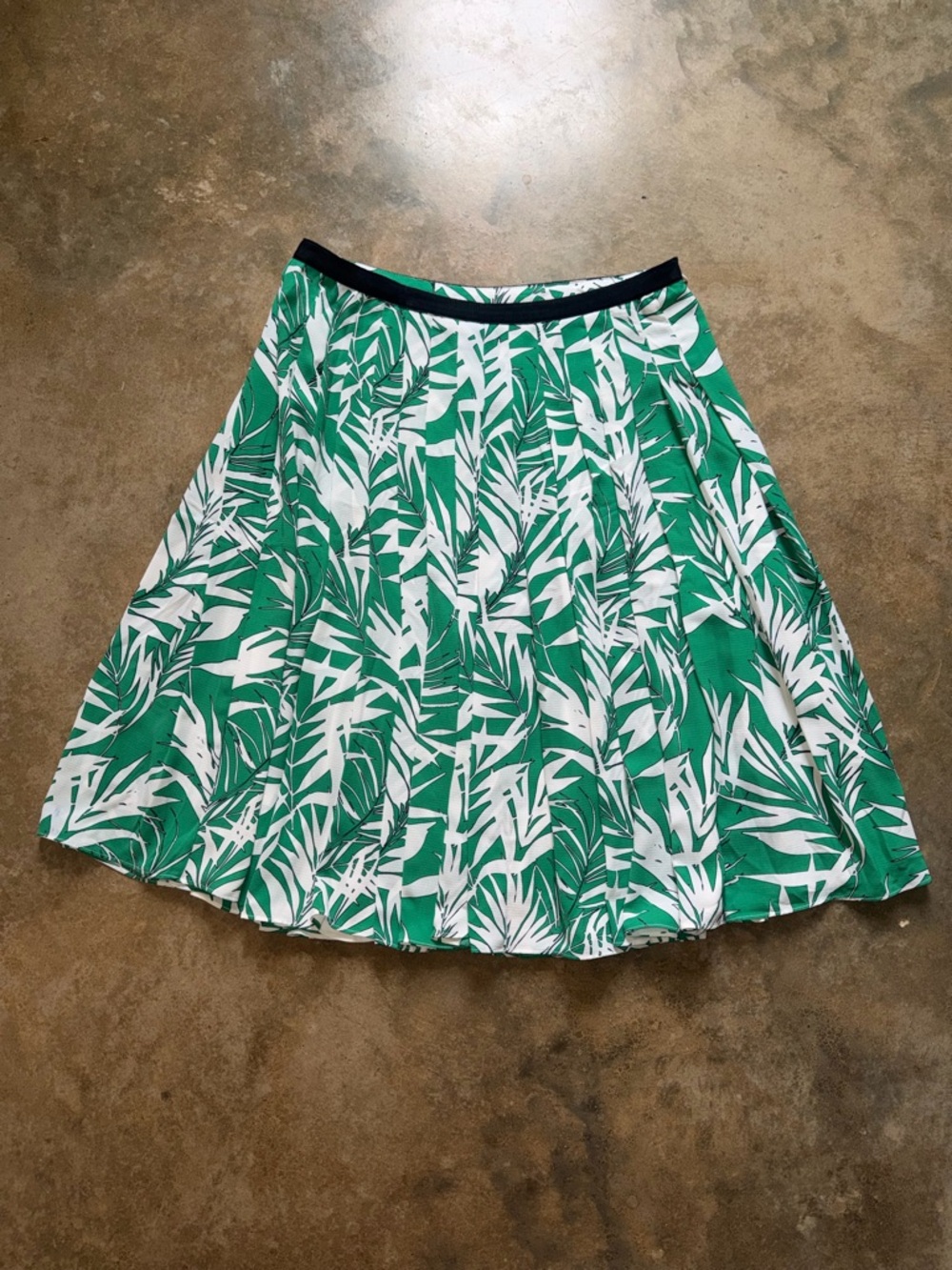 Talbots Green and White Leaf Print Circle Skirt